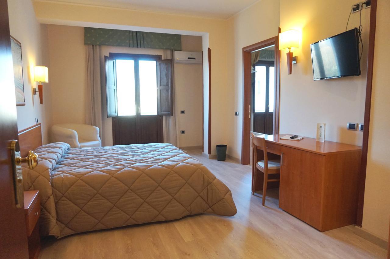 Bel Sito Hotel Due Torri مانوكاتْساتي المظهر الخارجي الصورة